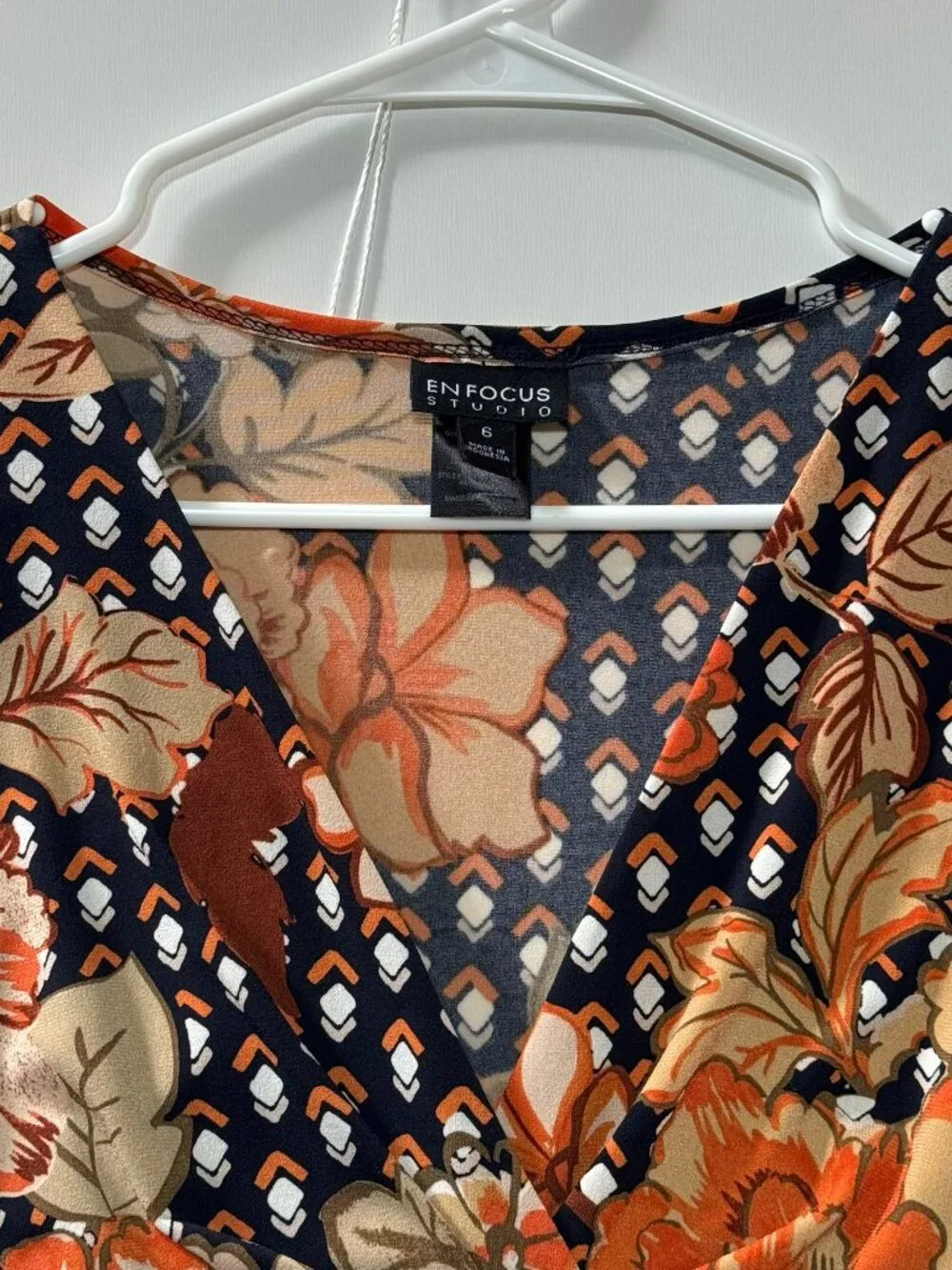 En Focus women's sleeveless dress with an orange and brown floral print Size 6 - Picture 4 of 6
